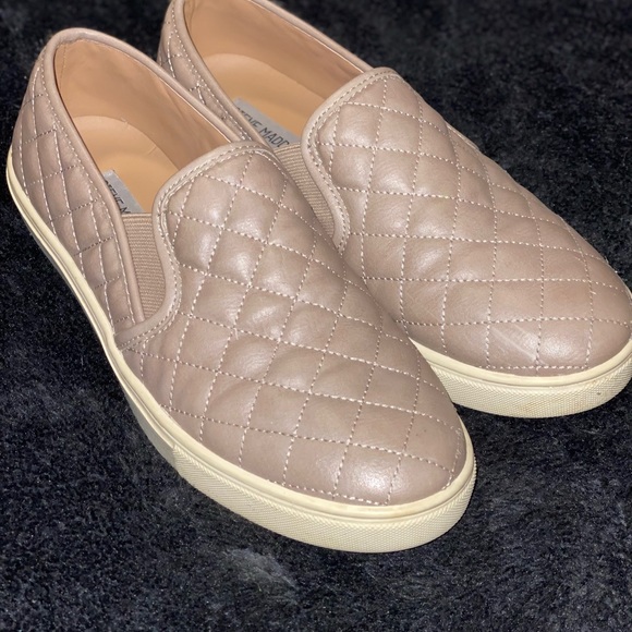 Steve Madden Ecentrcq Slip On Sneakers. Size: 8 - Picture 2 of 2